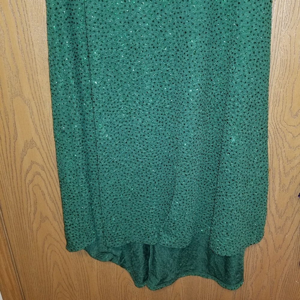 LuLaRoe Green with sequins. High/Low. - Picture 3 of 8